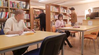 SSIS-969 [中文字幕] 女人的绝对领域过膝袜与迷你裙间内裤微露美脚大姊以足尖诱惑撩拨你隐秘欲望 - 翼舞