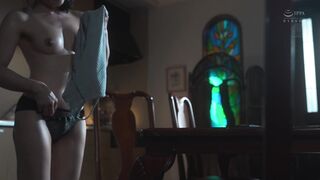 ROE-173 [中文字幕] 其实我是一个放荡的女人我沉迷于在温泉里和女友的母亲发生反向NTR#平冈里枝子