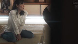 ROE-173 [中文字幕] 其实我是一个放荡的女人我沉迷于在温泉里和女友的母亲发生反向NTR#平冈里枝子