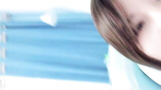 顶级短发少女振动棒磨蹭小穴