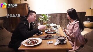【果冻传媒】严选美乳-余丽【妻子淫行计划2】塞跳蛋人前露出勾引他人做爱，高清720P原版首发【GDCM-006】