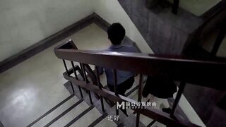 【麻豆传媒】新晋女神-梁芸菲【丈夫的绿帽嗜欲】看着妻子被陌生肉棒玩弄，高清720P原版首发【MD-0224】