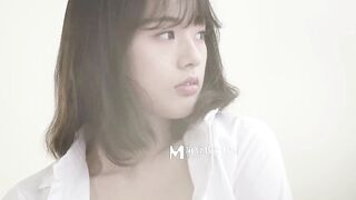 【麻豆传媒】楚梦舒【反差淫女初登场】吃着他人棒，叫给男友听，高清720P原版首发【MD-0216】