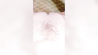 女仆装网红美女！烈焰红唇一线天肥穴！镜头前展示口活，特写大屌抽插微毛骚穴，最后冲刺无套内射