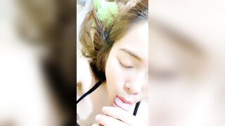 蜜桃美臀小女友【下篇】居家激情操逼，开档网袜情趣手铐，第一视角后入，抱着肥臀一顿操，特写视角更是诱惑