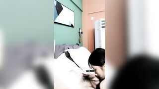 G奶甜美小姐姐，女仆装炮友JB插嘴，带着项圈链子，认真舔着屌，正入爆操直浪叫，掰开小穴特写，翘起屁股看骚逼