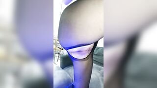 【明星颜值女神-裸舞-中篇】眼镜御姐风，极品美腿开档黑丝，近距离特写扣穴，翘起美臀扭动，抬起双腿看小穴