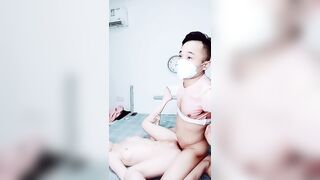 两个美少妇姐妹花双飞【中篇】黑丝网袜，女上位啪啪，对白淫荡，一字马花样打桩