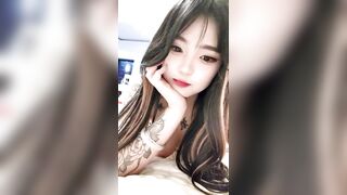 大波浪极品颜值蛇纹身小姐姐【裸舞下篇】乳晕很大白嫩奶子，搔首弄姿热舞扭动，掰开骚穴特写，揉捏奶子性格开朗活泼