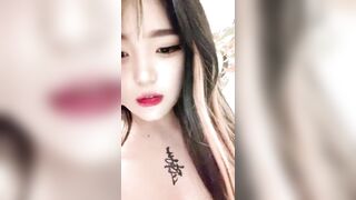 大波浪极品颜值蛇纹身小姐姐【裸舞下篇】乳晕很大白嫩奶子，搔首弄姿热舞扭动，掰开骚穴特写，揉捏奶子性格开朗活泼