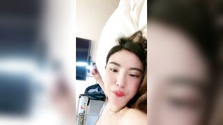 居家女孩【上篇】被大屌哥哥无情暴力摧残，女上位真会骑，口交深喉大屌肉棒实在诱惑