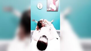 按摩店的无限春光，头号技师，肤白貌美小少妇，眼镜男来享受，清晰度提升，视觉效果满分有特写