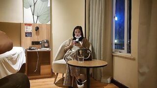 新晋老哥约操御姐，洗完澡直接开操，骑乘打桩机，搞得爽了浪叫不断