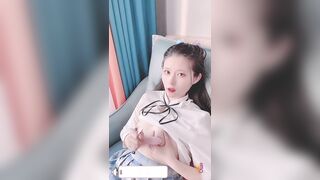 最新极品网红反差婊学生妹【司雨】超大阳具侵袭粉嫩蜜穴，幻想小哥哥进入身体，后庭二穴火力全开