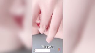 最新极品网红反差婊学生妹【司雨】超大阳具侵袭粉嫩蜜穴，幻想小哥哥进入身体，后庭二穴火力全开