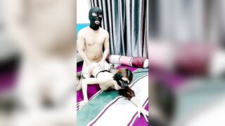 淫荡女团黑丝情趣骚逼【下】两个一起给小哥口交大鸡巴玩弄，完美身材多体位蹂躏爆草抽插，浪叫呻吟不止精彩刺激