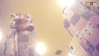 温泉洗浴中心女宾【换衣室洗浴间-1】内部真实偸拍，好多年轻嫩妹，各式各样大奶，翘臀性感的毛毛不知不觉，J8都看硬了
