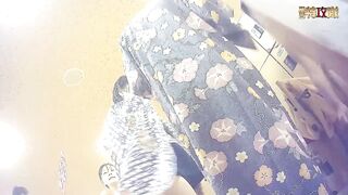 温泉洗浴中心女宾【换衣室洗浴间-2】内部真实偸拍，好多年轻嫩妹，各式各样大奶，翘臀性感的毛毛不知不觉，J8都看硬了