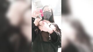 电臀女王来袭【浴室滴蜡SM自慰篇】顶级美臀蜜桃臀御姐，特写美臀这屁股简直完美，窗边裸舞外面不知道有没人看，厕所假屌爆插小穴