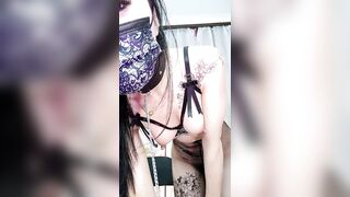 电臀女王来袭【裸舞自慰上篇】顶级美臀蜜桃臀御姐，特写美臀这屁股简直完美，窗边裸舞外面不知道有没人看，厕所假屌爆插小穴