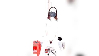 舞姬妖妖颜值不错的才艺黄播【红色情趣衣篇】情趣装性感火辣脱衣艳舞，镜头前的黑天使，揉奶摸逼各种诱惑，精彩不断别错过