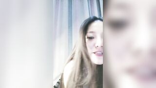 长发女神妹子【性感裸舞】说话嗲嗲的特写可爱性格好白虎鲍鱼美，湿漉漉的模特身材诱人的很