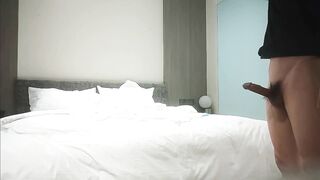 【开发探索】今夜专攻嫩妹，20岁小萌妹，听话随便亲，打桩机一点儿也不怜香惜玉，暴力输出干瘸，瘫倒在床服了