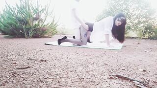真大胆【暴露癖好】网红美女为出名邀请网友到乡下田间啪啪,性感黑丝短裙真诱惑,担心被农民伯伯听见,狠狠爆操也不敢大叫