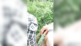 【户外勾引】老板娘周日大清早【上篇】户外勾引个骑三轮车，卖辣椒老大爷，打野战，这逼舔得爽死了大爷