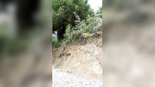【渣女来袭】上午野外，蓝天白云大太阳，无套啪啪口交舔穴，释放天性，淫荡刺激，挑战各种高难度