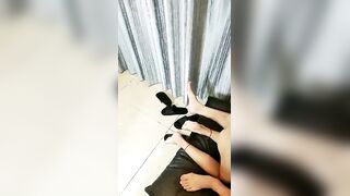 今天哥哥好棒啊，双飞淫娃荡女【上篇】露脸黑丝情趣道具玩弄骚穴，轮着给小哥口交大鸡巴各种爆草抽插，快干哭了