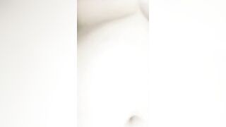完美身材小阴唇美穴美女小姐姐，偏重口来大姨大秀，近距离特写手指揉穴，翘起大屁股露肥穴，白皙美乳揉捏晃动