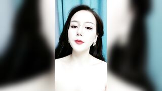 平台第一美全程露脸丝袜高跟【中篇】火辣激情艳舞诱惑，道具抽插骚穴高潮不断，浪叫不断，被狼友调教成勾魂的淫娃