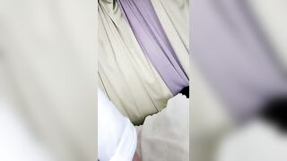 极度骚女大尺度暴力自慰，开档黑丝高跟鞋道具爆菊花，手指扣弄假屌插入，双洞齐插骑坐套弄，搞到高潮出白浆