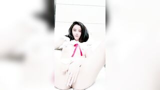顶级甜美清纯萌妹【下篇】下海大尺度诱惑，白皙美乳极品美穴，拨开丁字裤振动棒抽插，翘起屁股扭动道具爆菊花