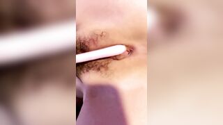 极品颜值美女为赚钱下海大秀，今天炮友没在独自在家，掰开小穴揉搓阴蒂，振动棒戴套抽插，搞得啊啊直叫