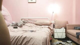 【胖子探花】网聊的骚熟女，半推半就扒裤子扣穴，吃药操逼猛怼